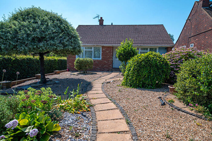 2 Bedroom Detached Bungalow For Sale In North Road, Horndean, PO8
