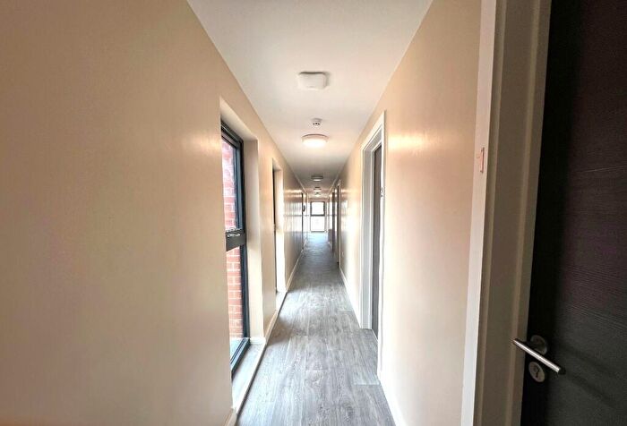 5 Bedroom Flat To Rent In Hepburn Road, Bristol, BS2