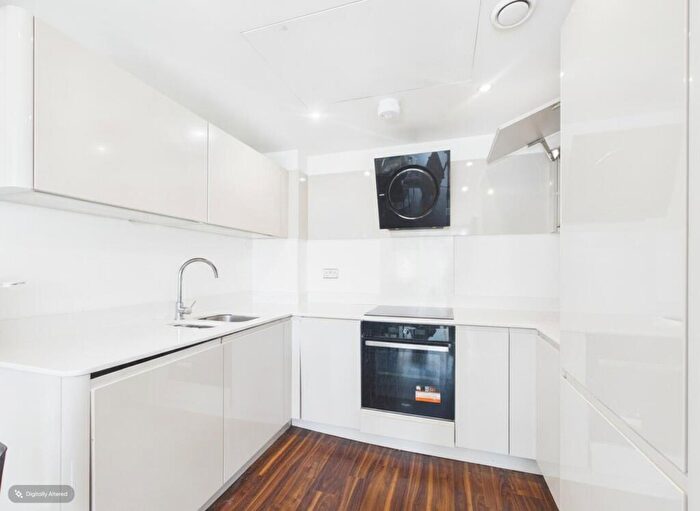 1 Bedroom Apartment To Rent In Alie Street, Algate, E1