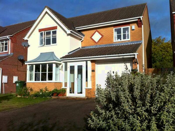 4 Bedroom Detached House To Rent In Bloomfield Road, Cheshunt, Waltham Cross, EN7