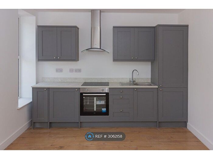 2 Bedroom Flat To Rent In Claude Road, Cardiff, CF24