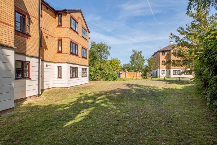 1 Bedroom Apartment For Sale In Mullards Close, Mitcham, CR4