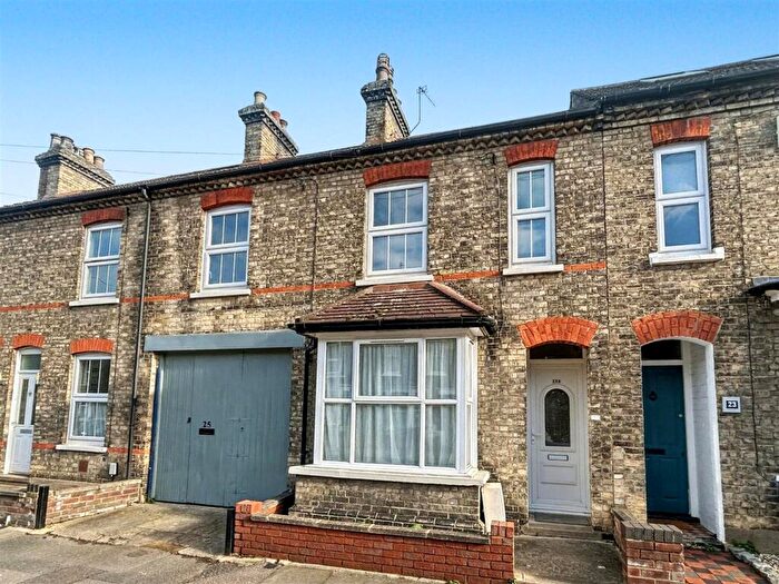 3 Bedroom Terraced House For Sale In Bower Street, Bedford, MK40