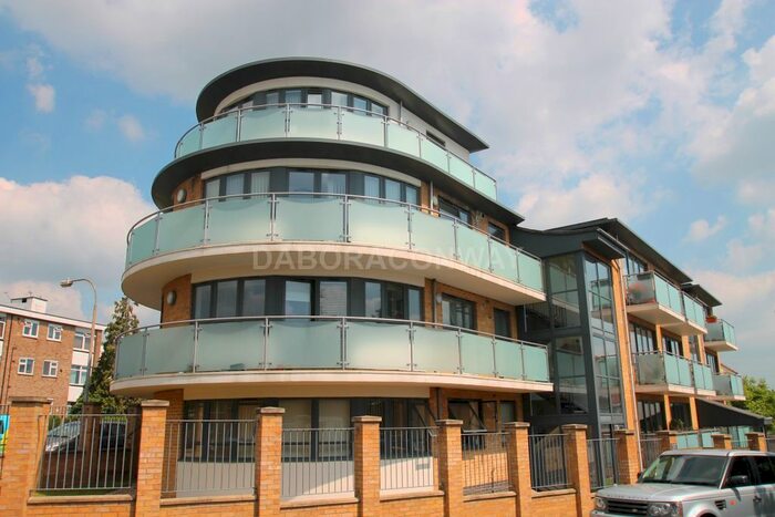 2 Bedroom Flat To Rent In Church Avenue, Highams Park, E4