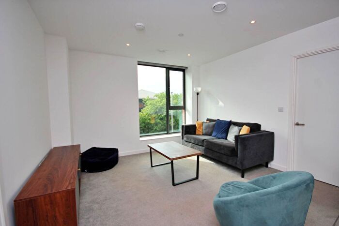 2 Bedroom Flat To Rent In Old Trafford, Manchester, M17
