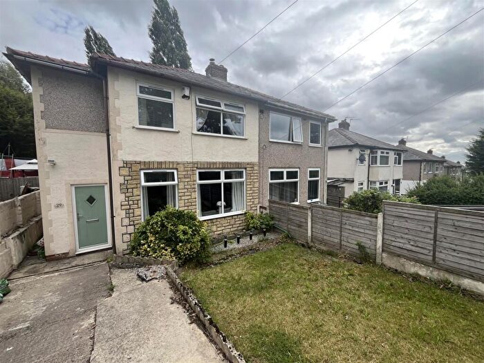 3 Bedroom Semi-Detached House For Sale In Netherlands Avenue, Bradford, BD6