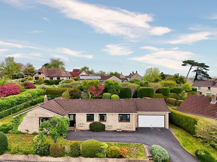 4 Bedroom Bungalow For Sale In Kingsfield Close, Bradford-On-Avon, BA15