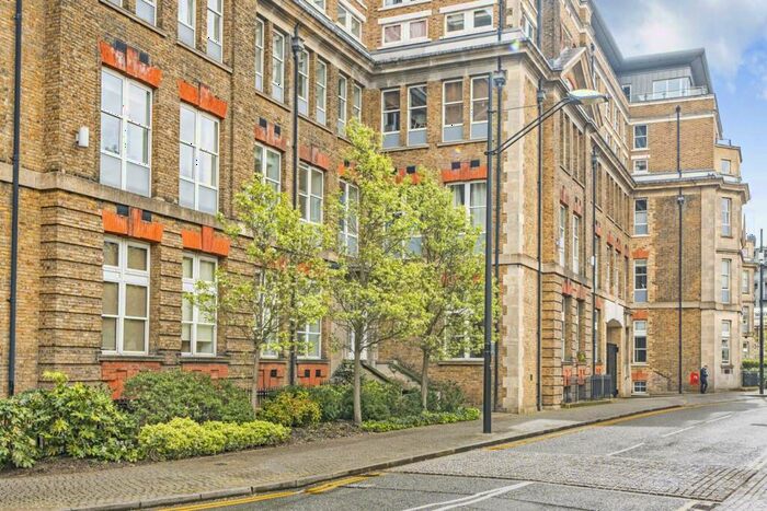 2 Bedroom Flat To Rent In Cadogan Road, Woolwich, London, SE18