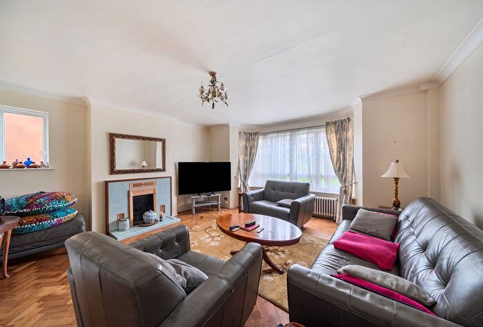 4 Bedroom Semi Detached House For Sale In Kings Drive, Wembley, HA9