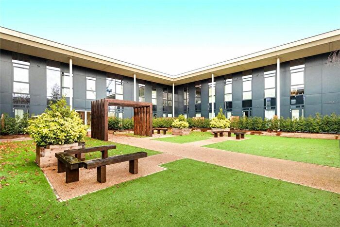 Studio To Rent In St James House, Clivemont Road, Maidenhead, Berkshire, SL6