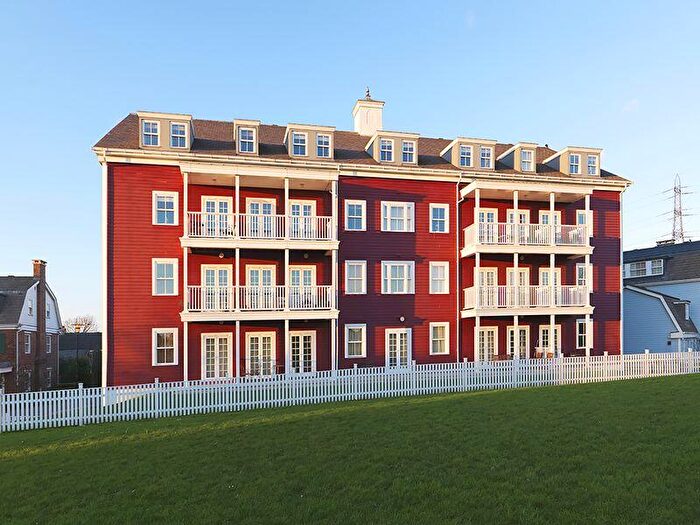 2 Bedroom Apartment To Rent In Lewiston Close, Worcester Park, KT4