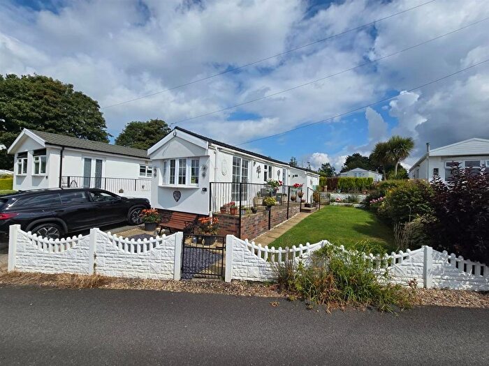 1 Bedroom Mobile/park Home For Sale In Lake View, Whiston, L35