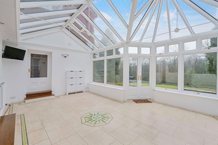 5 Bedroom Detached House For Sale In Lake View, Dormans Park, East Grinstead, RH19