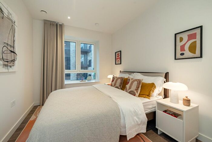 3 Bedroom Flat To Rent In The Maple, Aviator Drive, London, NW2