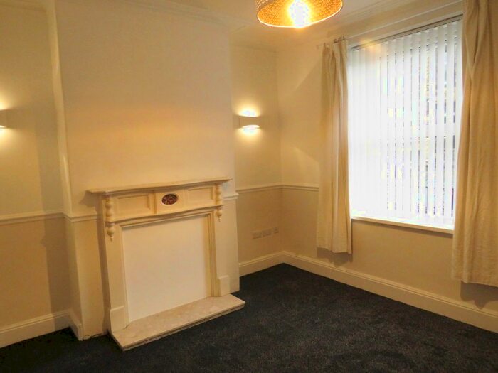 2 Bedroom Property To Rent In Woodside Crescent, Halifax HX3