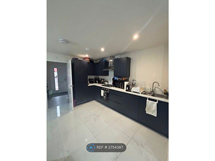 3 Bedroom Terraced House To Rent In Old Wharf, Leicester, LE3