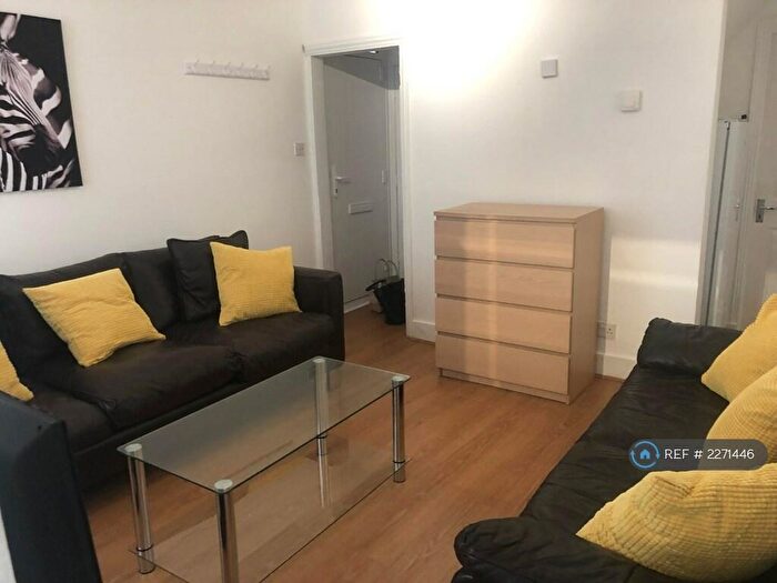 6 Bedroom Semi-Detached House To Rent In Rupert Road, Guildford, GU2