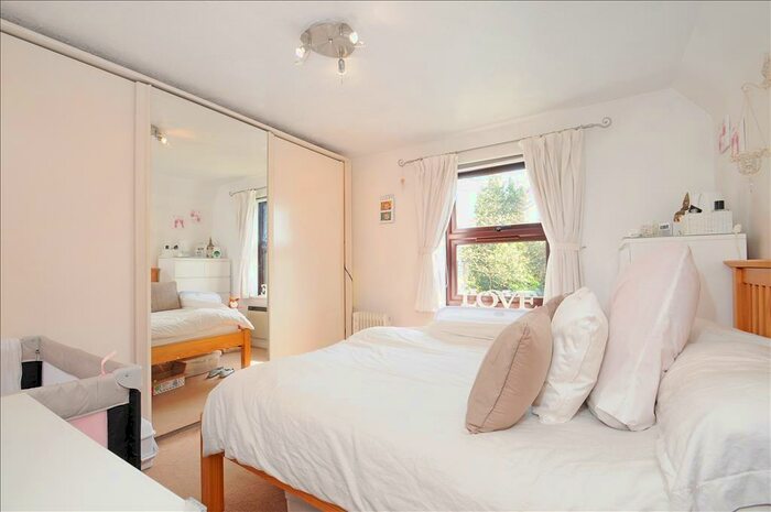 1 Bedroom Flat To Rent In Beech Copse, South Croydon, CR2