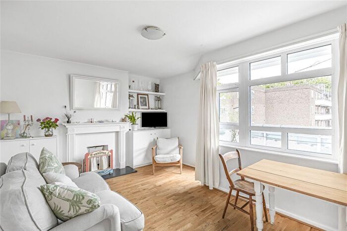 2 Bedroom Flat For Sale In Sullivan Court, Broomhouse Lane, Fulham, London, SW6
