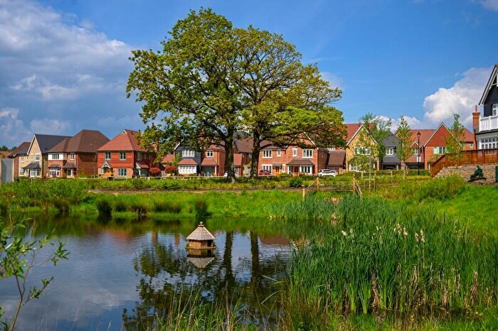 4 Bedroom Detached House For Sale In Hitches Lane, Crookham Village, Fleet, GU51