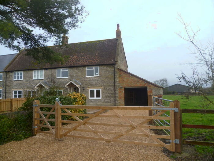 2 Bedroom Semi-Detached House To Rent In Hornblotton, BA4