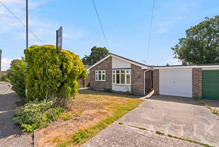 3 Bedroom Detached Bungalow For Sale In Barons Close, Halesworth, IP19
