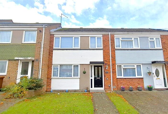 3 Bedroom Terraced House For Sale In Wakeley Road, Rainham, ME8
