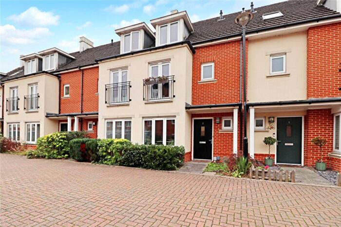 3 Bedroom Terraced House For Sale In Browne Close, Woking, GU22