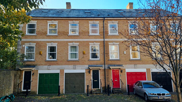 4 Bedroom Terraced House To Rent In Clarence Mews, London, SE16