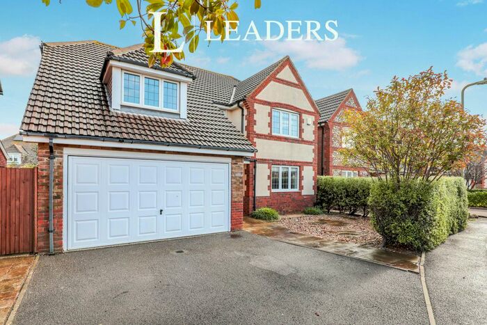 4 Bedroom Detached House To Rent In Glenney Close, Lee-On-The-Solent, PO13