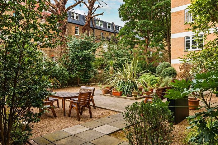 3 Bedroom Flat To Rent In Redcliffe Close, Old Brompton Road, London, SW5