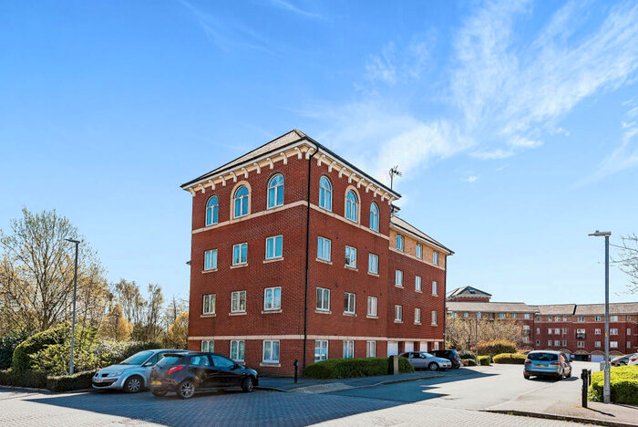 2 Bedroom Apartment To Rent In Churchward, SN2