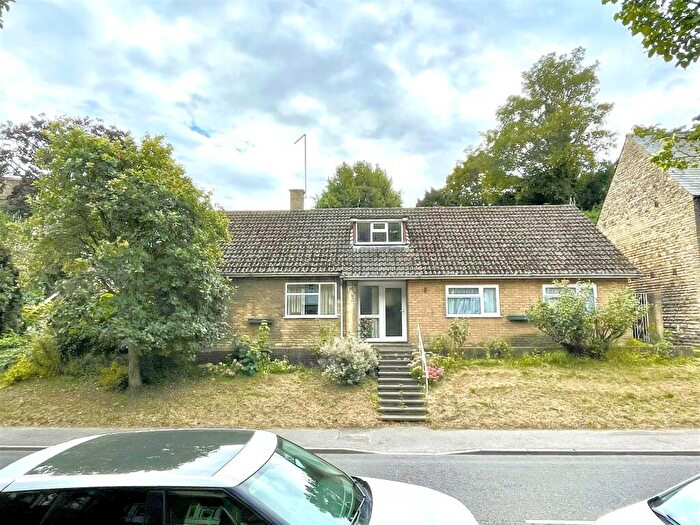 3 Bedroom Bungalow For Sale In Casterton Road, Stamford, PE9
