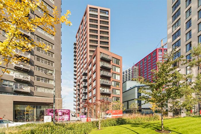 1 Bedroom Flat To Rent In Meade House, Lyell Street, Canning Town, London, E14