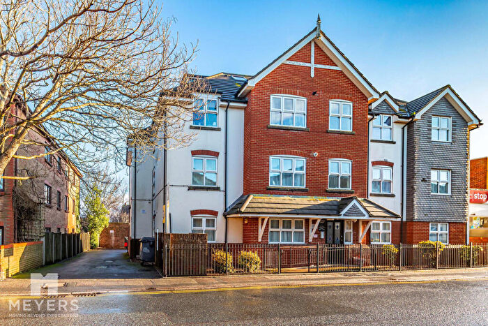 2 Bedroom Apartment For Sale In Seabourne Road, Bournemouth, BH5