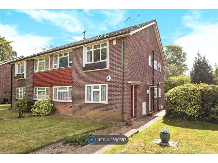 2 Bedroom Maisonette To Rent In Abbey Close, Pinner, HA5