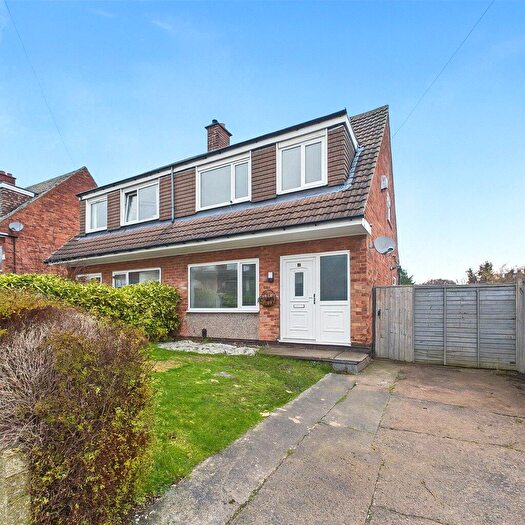 3 Bedroom Semi-Detached House For Sale In Aynsley Grove, Allerton, Bradford, West Yorkshire, BD15