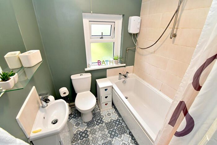 2 Bedroom House For Sale In The Crescent, Caerphilly, CF83
