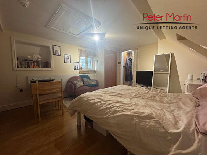 Apartment To Rent In Rosslyn Hill, Belsize Park, NW3