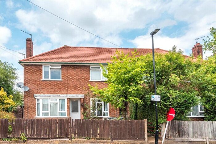 2 Bedroom Maisonette For Sale In Butterfields, Walthamstow, London, E17