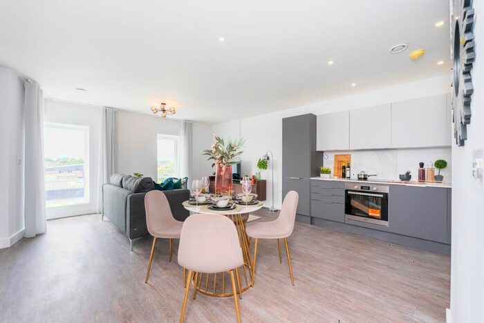 1 Bedroom Flat To Rent In Dover Court, Southall, UB2