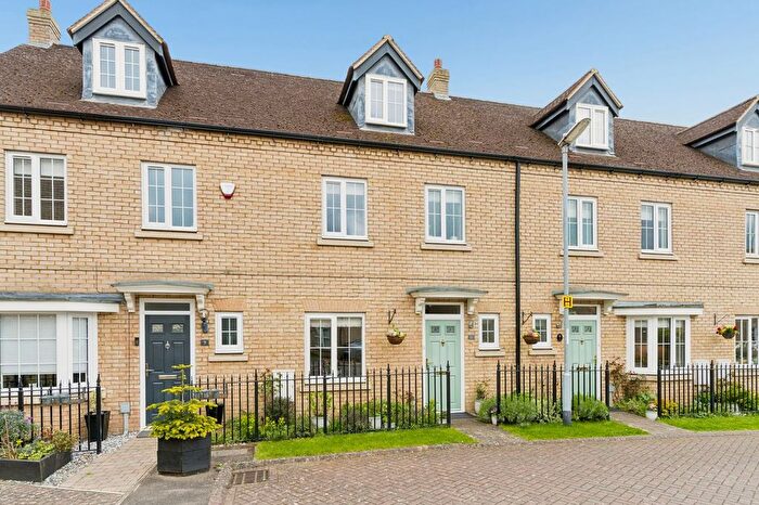 4 Bedroom Town House For Sale In Kingfisher Close, Little Paxton, St Neots, PE19