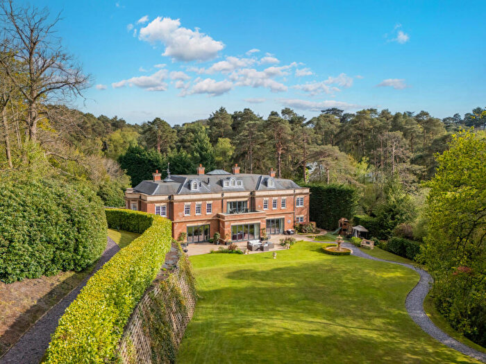 7 Bedroom Detached House For Sale In Golf Club Road, Weybridge, KT13