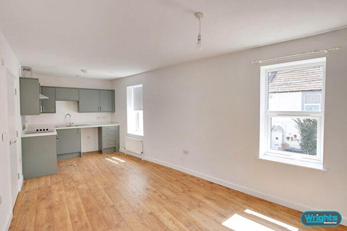 1 Bedroom Flat To Rent In Gloucester Road, Trowbridge, BA14