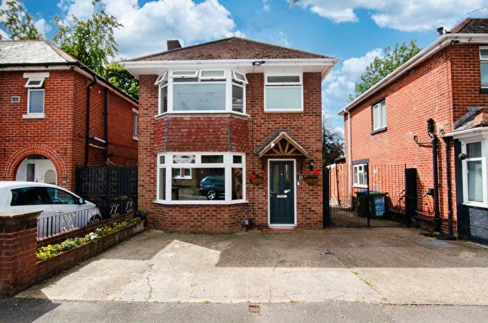 3 Bedroom Detached House To Rent In Porchester Road, Woolston, Southampton, SO19