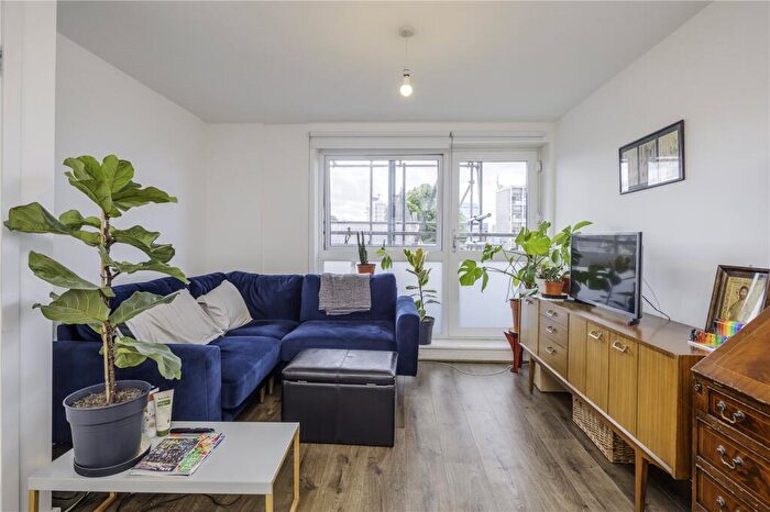 2 Bedroom Flat To Rent In Highland Court, Cudworth Street, E1
