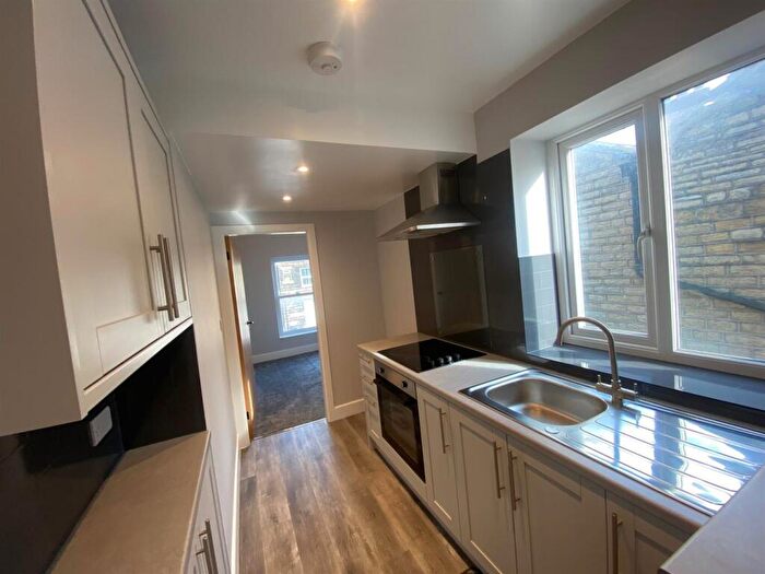 2 Bedroom Flat To Rent In Trinity Street, Huddersfield, HD1