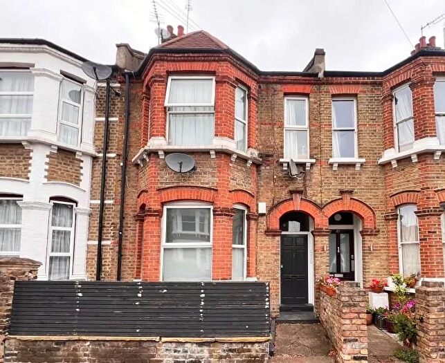 3 Bedroom Maisonette To Rent In Ashburnham Road, Kensal Rise, London, NW10