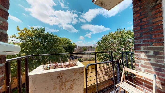 2 Bedroom Flat To Rent In Thessaly Road, Vauxhall, SW8