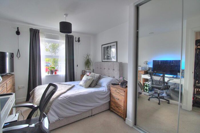 1 Bedroom Flat For Sale In Sopwith Drive, Farnborough, GU14